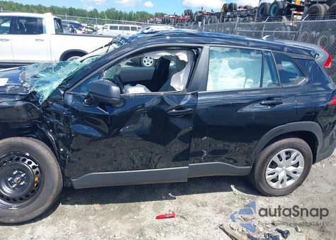 2025 Toyota Corolla Cross L z USA, uszkodzony, nr VIN 7MUAAAAG8SV146039